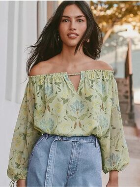 NWT! LOFT Off-Shoulder Floral Top in Light Green